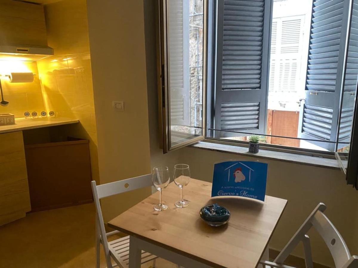 Ciervo'S Home -Appartamento Smart Nel Cuore Di Napoli Luaran gambar